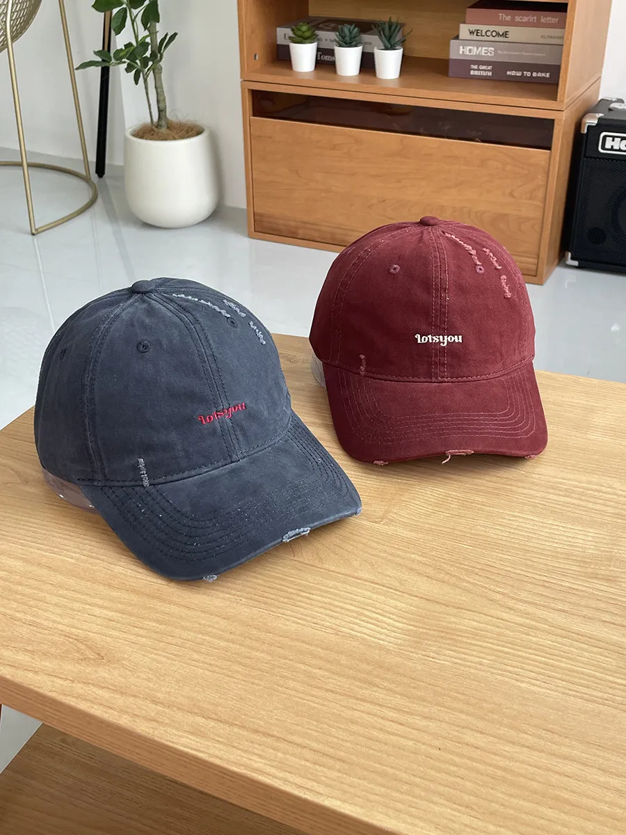 Wide-brimmed baseball cap for women, soft-top sun visor for men, perfect for travel and keeping your face looking slimmer