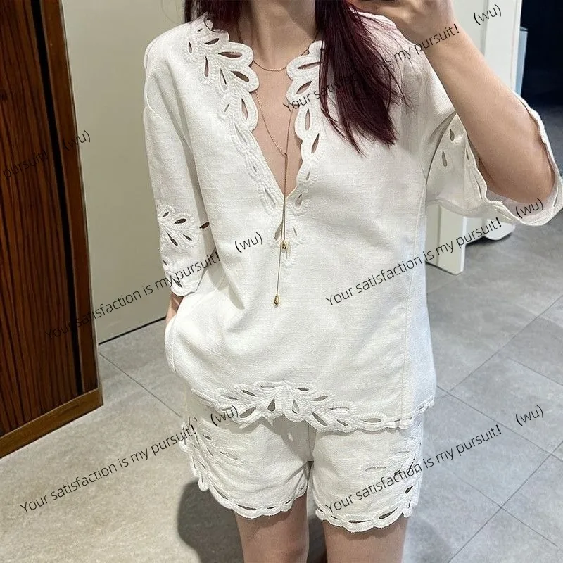 

Spring 2025 Suit Suit: Style White Shorts and Top Suit