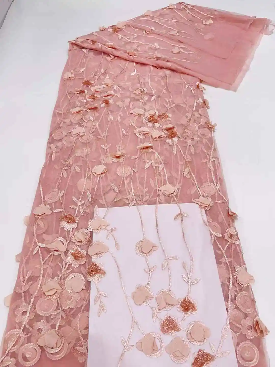 Tela de encaje 3D de lujo, última tela de encaje de lentejuelas de tul, apliques bordados 2025, tela de encaje nigeriano africano para costura de vestidos