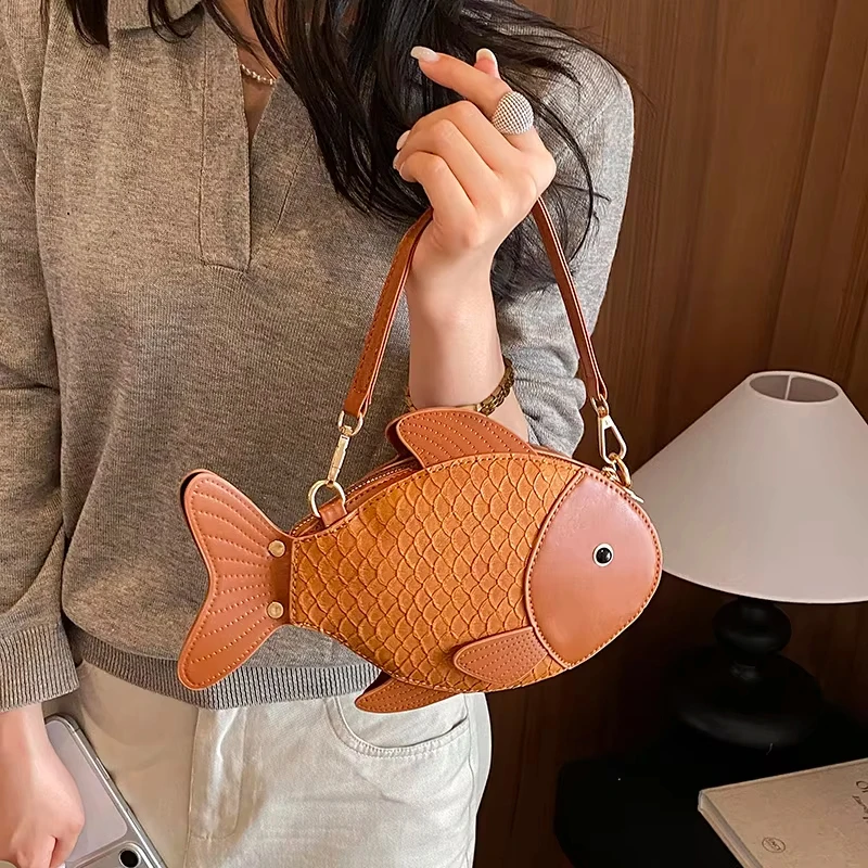 Koi-Fisch-förmige Umhängetasche, Damen-Sling-Bag, Kreative PU-Handtasche, Niedliches Einzigartiges Design für den täglichen Arbeitsweg, Münzbörse – Detail 7