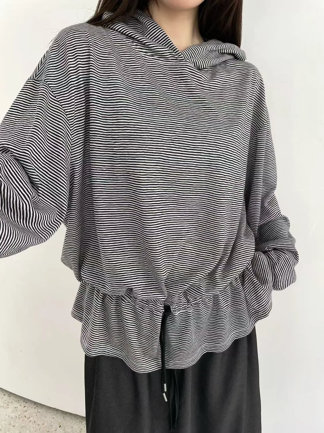 Damska bluza z kapturem w stylu koreańskim, cienka, dzianinowa, w paski, jesienna, elegancka, ze sznurkiem, codzienna, z długim rękawem, dzianinowa góra.