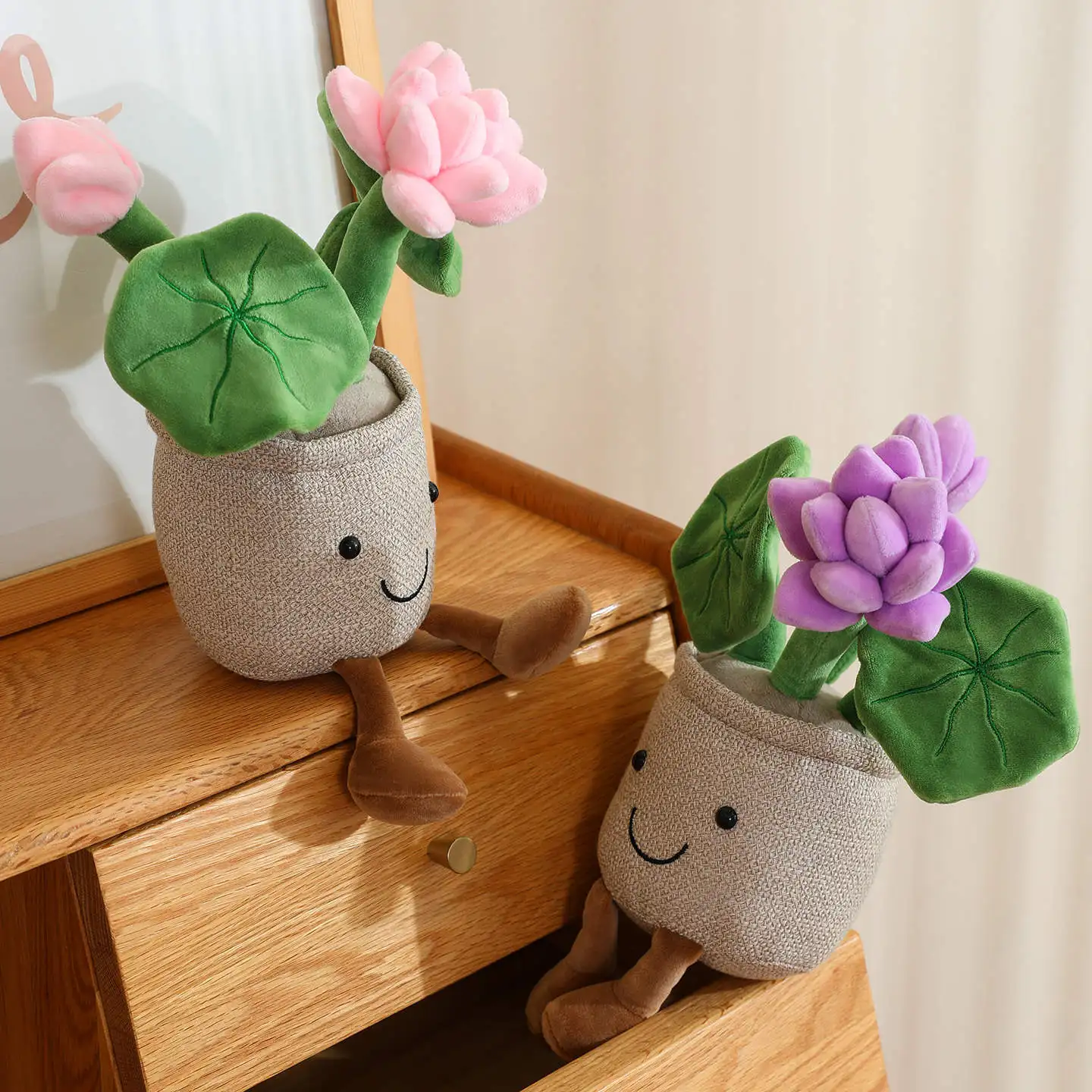 Fleur de Lotus en peluche avec jambes, 30cm, plante rose, violette, blanche, visage souriant, décoration de maison et de bureau, cadeau