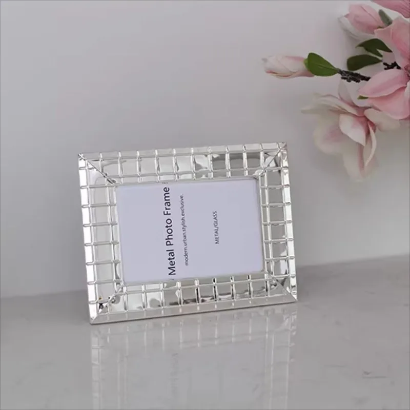 European Silver Grid Texture Metal Photo Frame, Display Stand for 5-10 Inch Photos, Table Holder for Home Decor & Memorial Gift