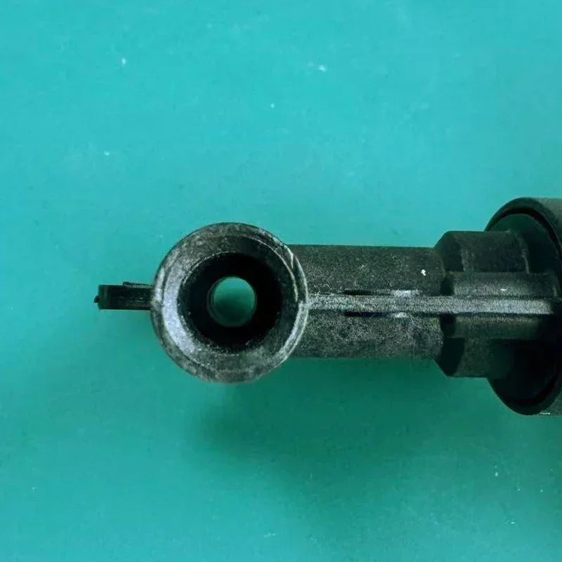 Barsetto Yum! The first and second generation M-INI italian coffee machine internal connection tee fittings.