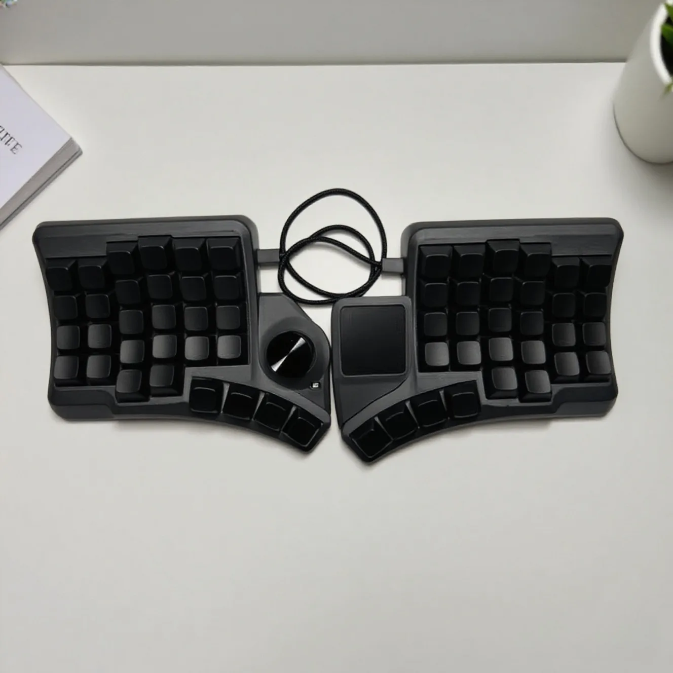 

Изогнутая разделенная клавиатура HPD V2 Trackball TouchPad Магнитная подставка Ручка Комплект игровой клавиатуры Проводная горячая замена QMK Флакон MX Switch Teclado