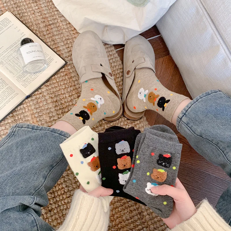 

Women's socks autumn and winter polka dot small animals cute cartoon middle tube cotton socks simple and versatile teddy bear