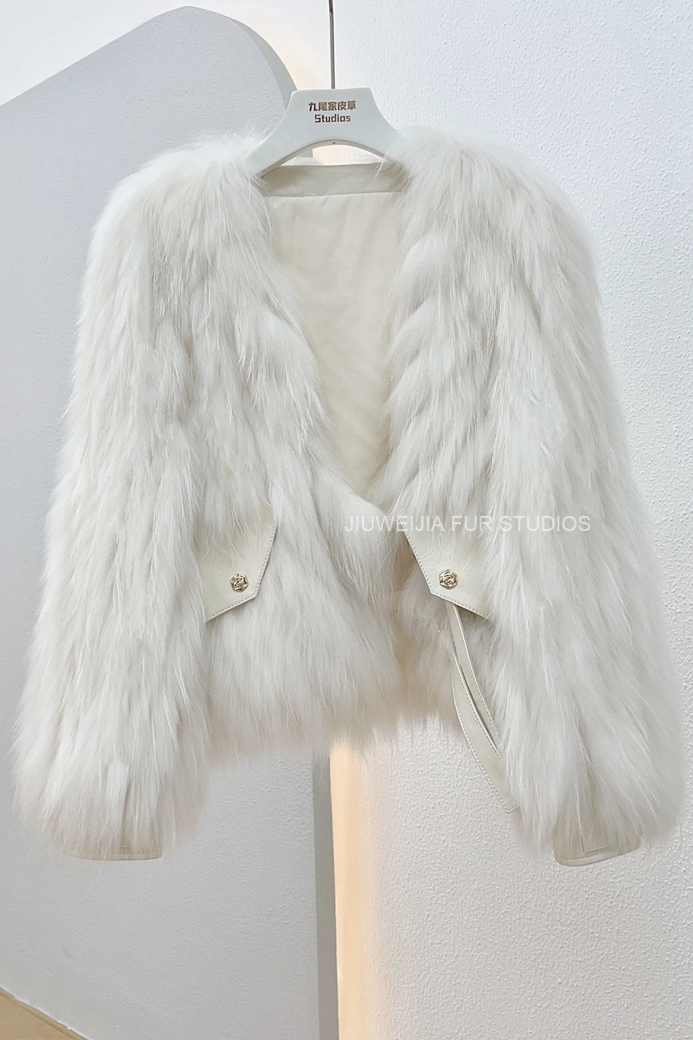 2026 Winter New Fur Strip Sewed Together Short Style Thin Raccoon Fur Fox Fur Coat Young Women's Coat