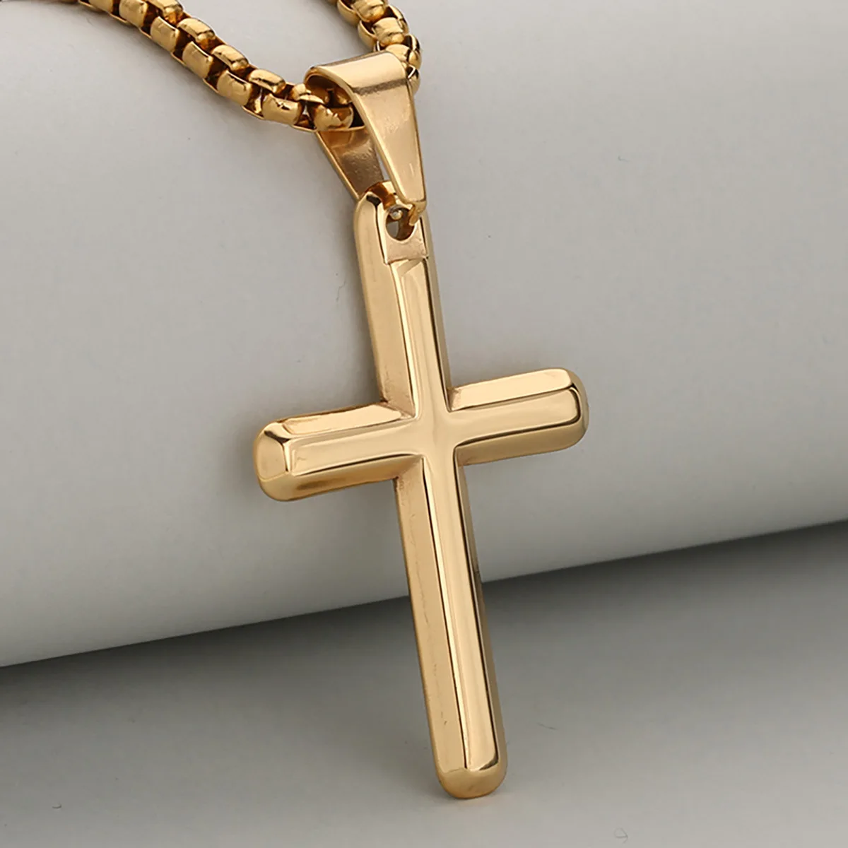 

Classic Eternal Fashion Retro Polished Stainless Steel Cross Pendant Necklace for Women and Men, All-Match Jewelry