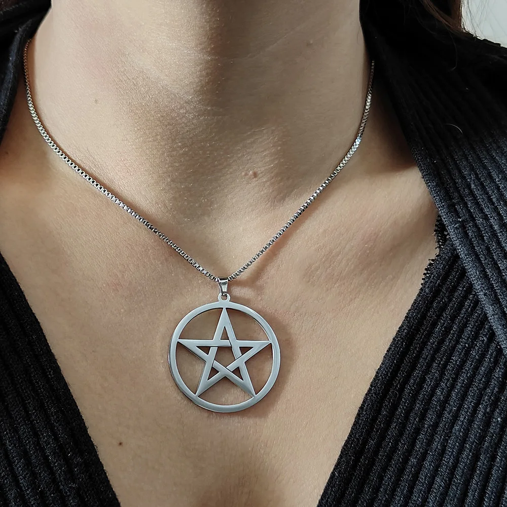 Round five-pointed star hollow stainless steel gold-plated women's necklace, silver box chain necklace, black jewelry