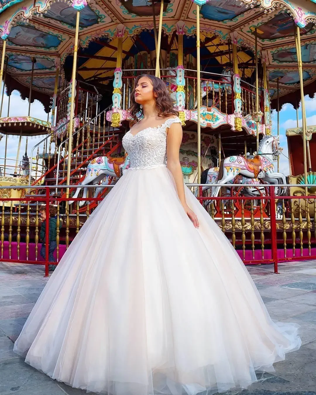 

Customzied Elegant Spaghetti Strap Sweetheart Wedding Dresses Sweep Ballgown Cheap Lace Top Bridal Gowns