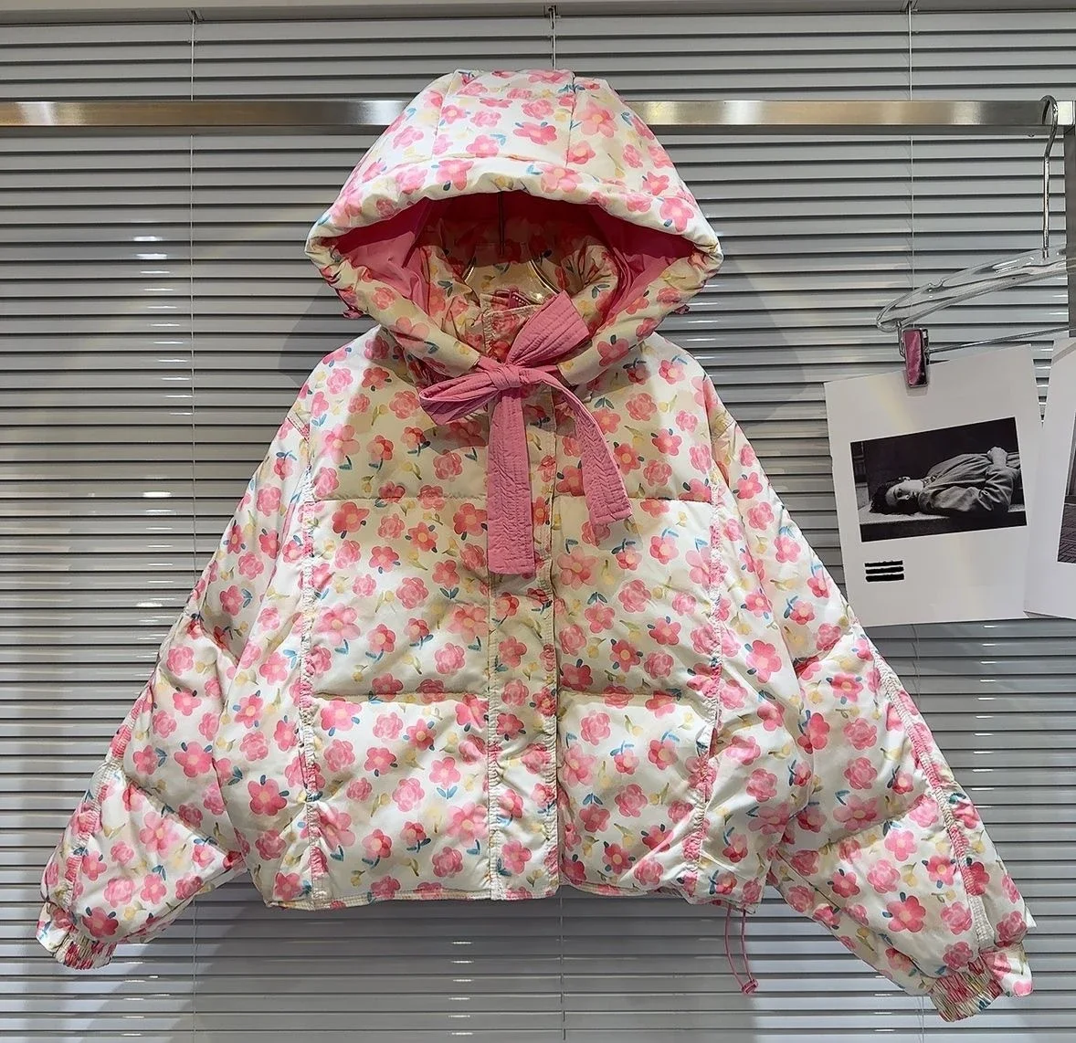 Girls Cotton Jacket 2024 Winter New Flower Cartoon Pattern Sweet and Fashionable Hooded Down Cotton Jacket