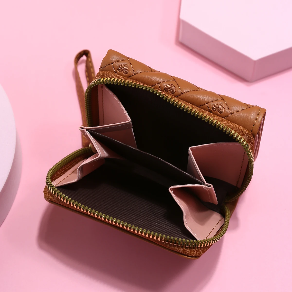 Mini embreagem de couro sintético em forma de coração, carteira com zíper triplo, porta-cartões de grande capacidade, dinheiro, porta-cartão de identificação, porta-moedas