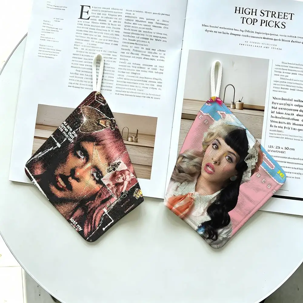 Popular Music Singer M-Melanie Martinez Polyester Cotton Hand Wiping Towel, Anti-shrink Hanging Kitchen Cloth for Household
