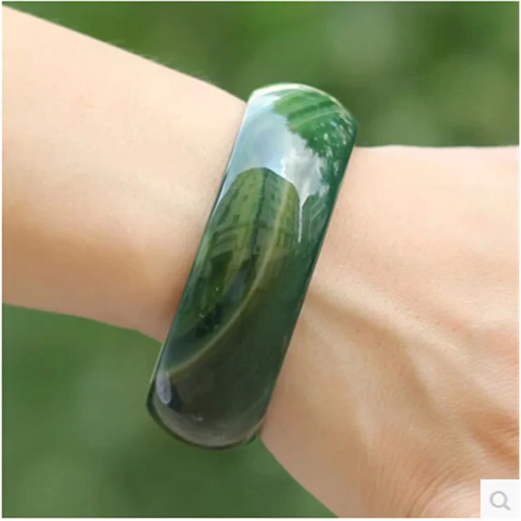 

Браслет из нефритового агата Расширенный и утолщенный браслет из травяного зеленого цвета