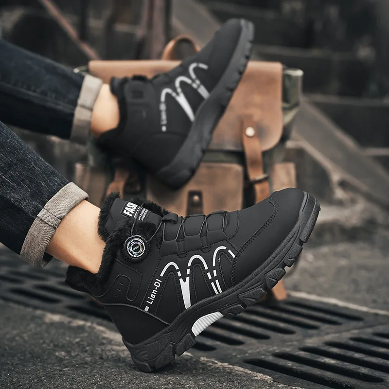 أحذية قطنية سميكة مخملية جديدة لشتاء 2025، أحذية دافئة متعددة الاستخدامات للرجال، أحذية رياضية غير رسمية على الطراز البريطاني