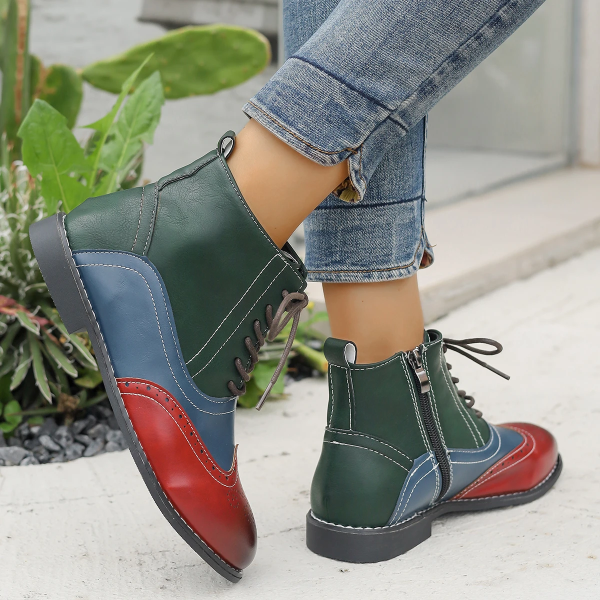 Botas de tornozelo de couro do plutônio da cor misturada para as mulheres 2024 moda alta superior rendas até brogues sapatos mulher zíper lateral saltos planos botas curtas