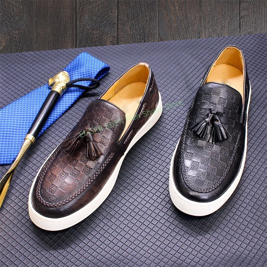 Retro Style Vintage Men's Leather Shoes Fringe Decoration Comfortable Flat Heel Men Round Toe Slip On Casual Single Shoes