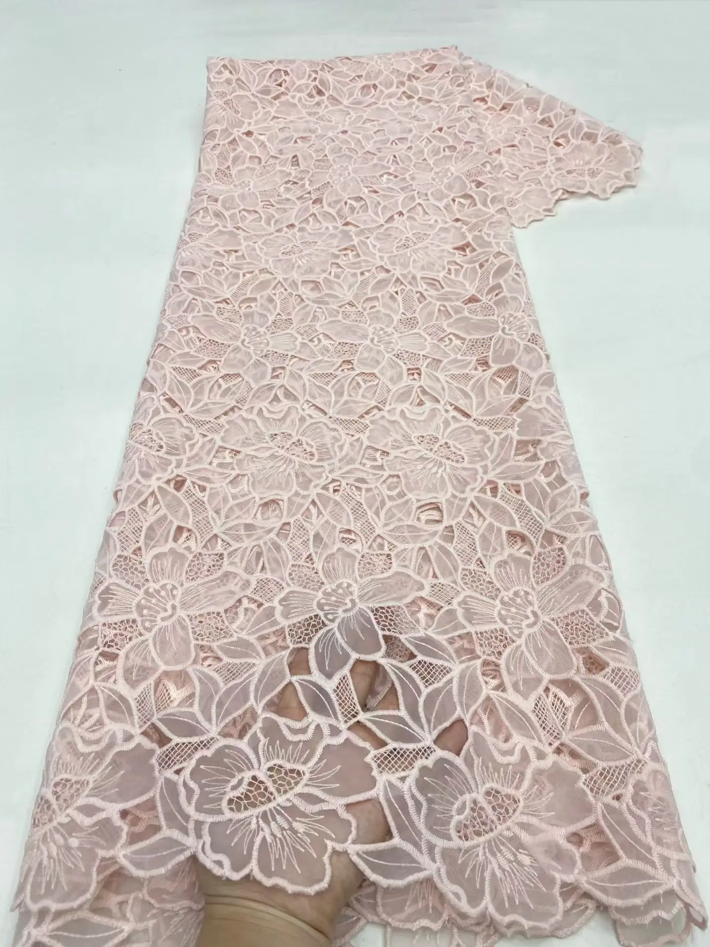 

Новая модель французского кружева с лазерной отделкой 2026 года, высококачественная африканская гипюровая ткань для женских вечерних и свадебных платьев KXX26145