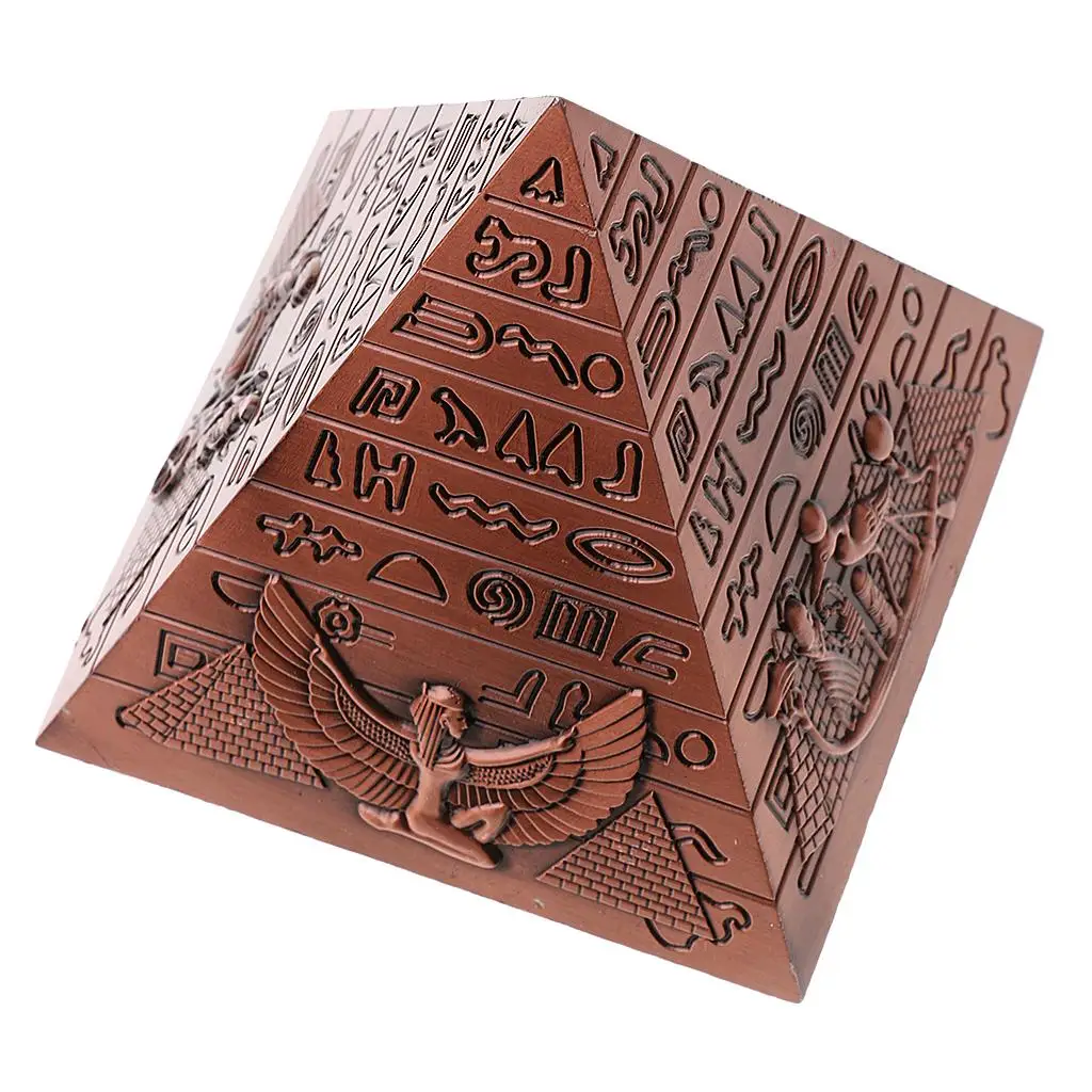 Modello di statuetta di piramidi con punto di riferimento in metallo vintage, modello di architettura, souvenir in rame