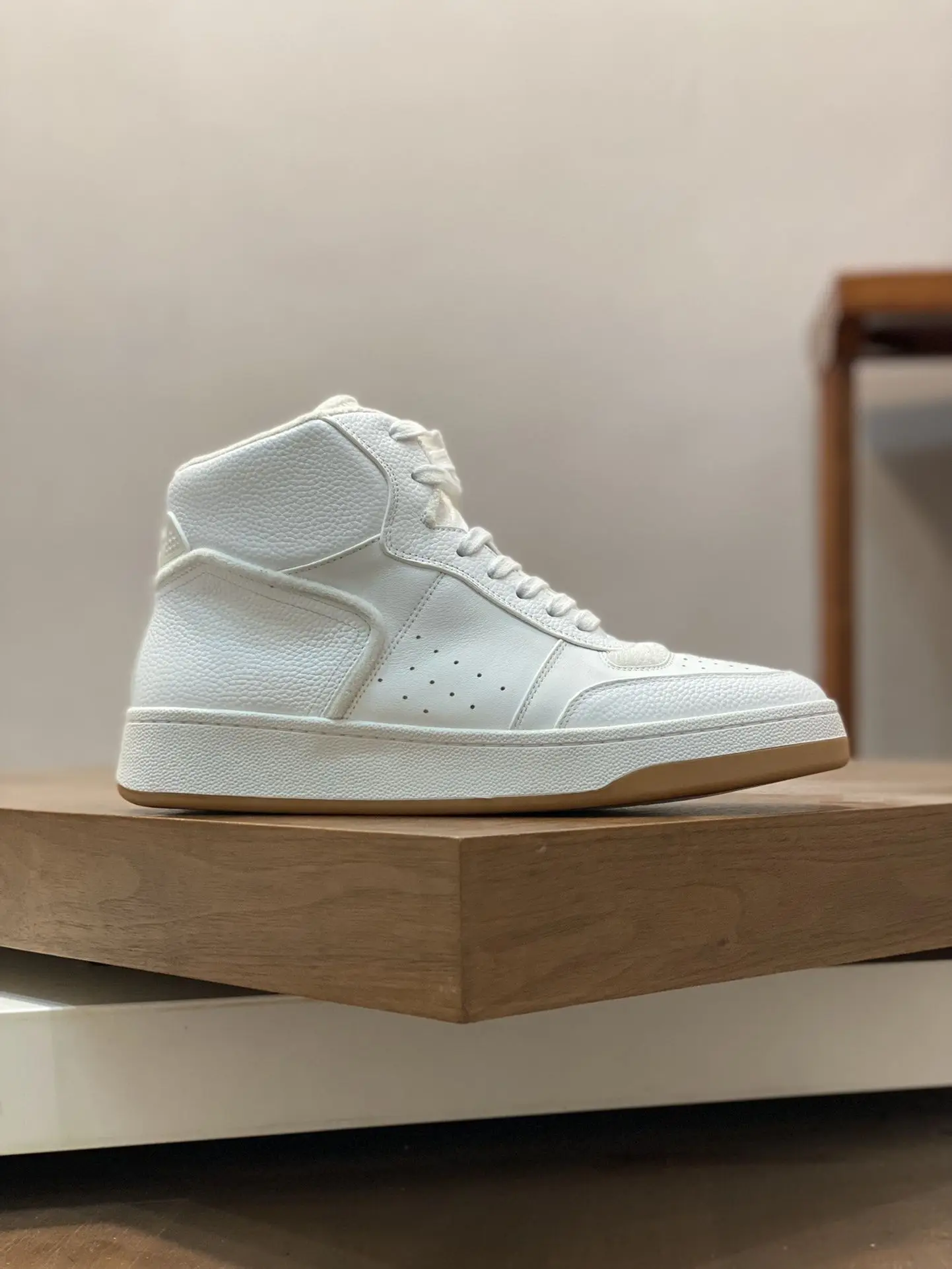 Unisex All White Grain Leather Fleece Lined High Top Sneakers Perforated Breathable Casual Shoes Flat Warm Autumn Winter Street Skate Footwear for Men Women