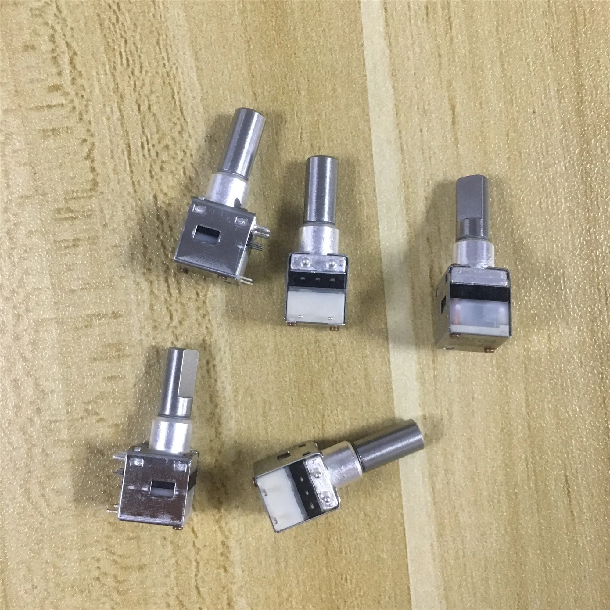 potentiometre-de-reglage-du-volume-et-de-la-puissance-10x-pour-motorola-dgp8550-xir-p6620-p6600-p8668-p8608-dp4400-dp4800-etc-talkie-walkie