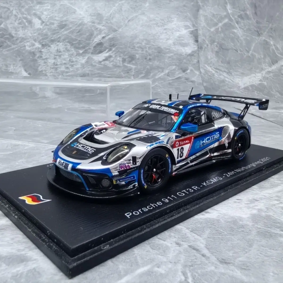 

Spark 1/43 Porsche 911 GT3 R KCMG 2021 Resin Car Model