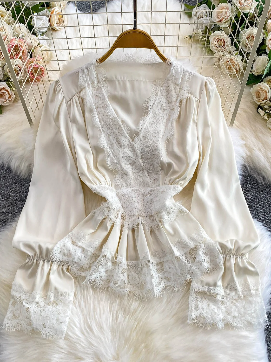 

Sexy Lace Splice V-ne Bell Sve irt Women's Autumn Silk Waist-cinching Slimming Skirt Upper Body irt