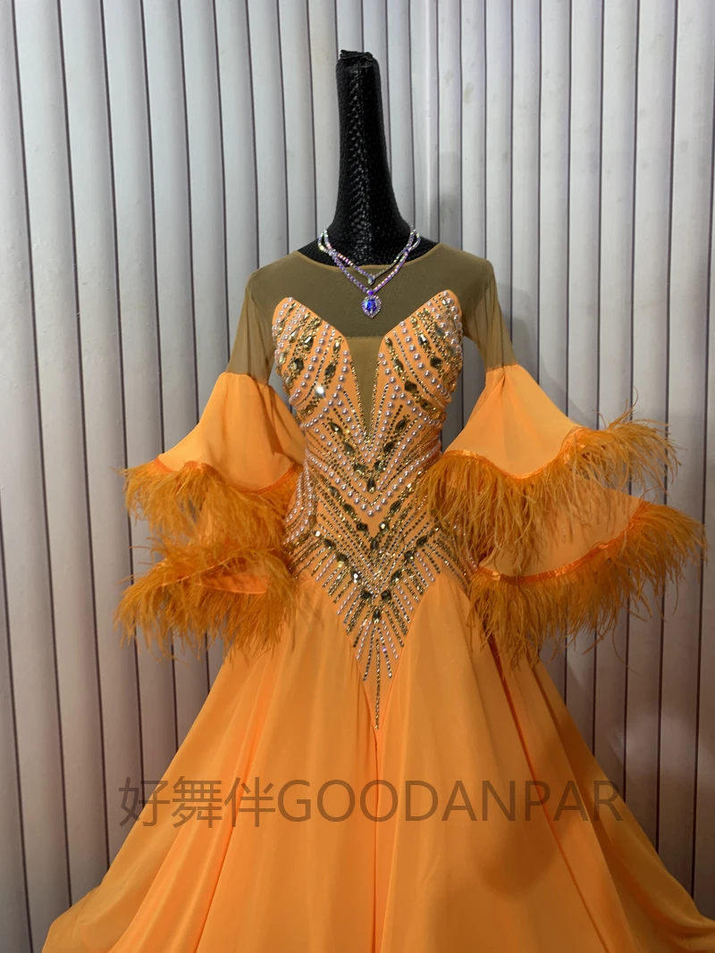 Nieuwe ballroomdansjurk Standaard dansjurk ballroomjurk voor wedstrijden moderne danskostuum oranje flare mouw