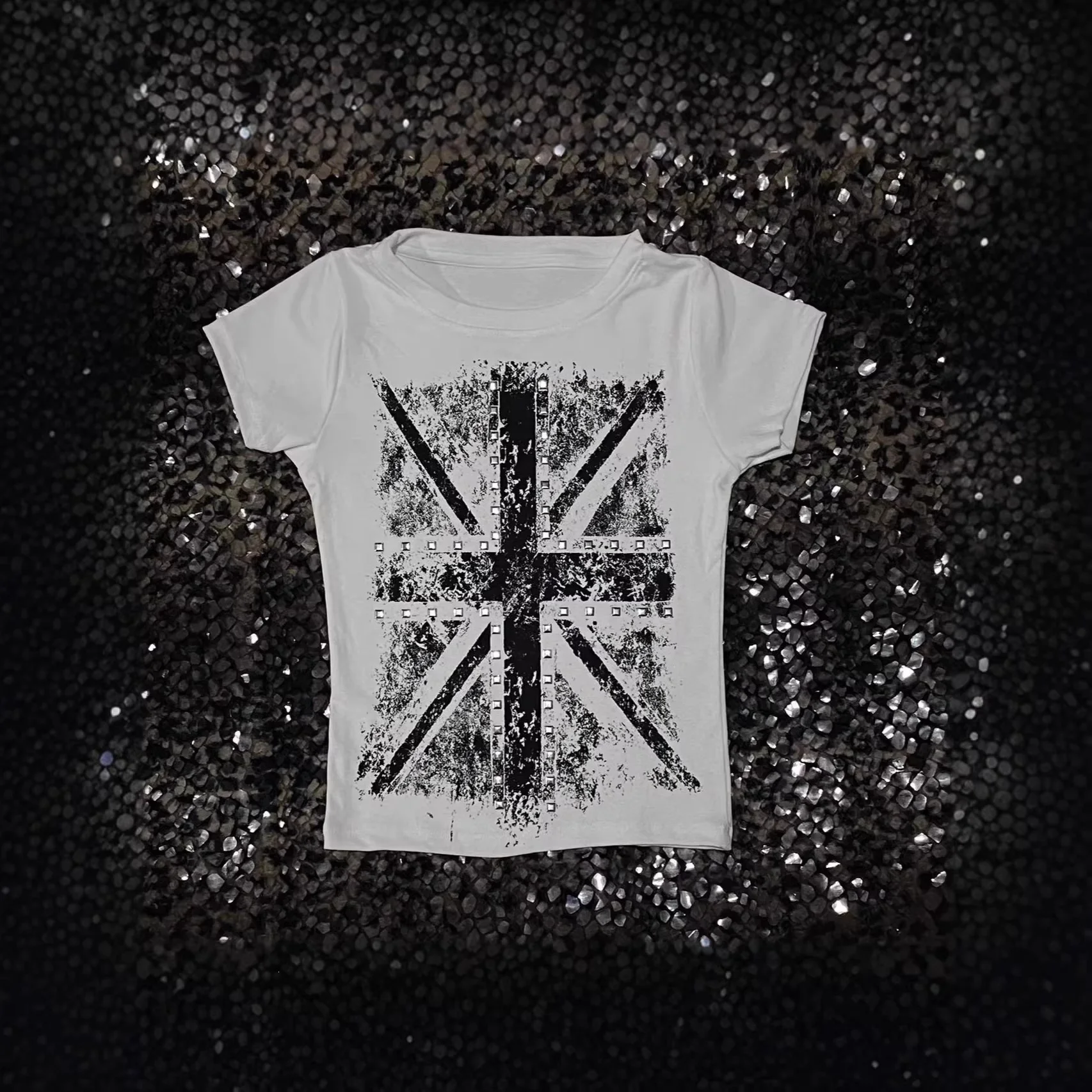 Women Y2K Crop Top Vintage Distressed Union Jack Print Short Sleeve T-shirt Rhinestone Stud Slim Fit Baby Tee Streetwear Tops