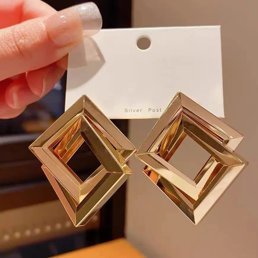 Exaggerated Fashion Gold Color Square Earrings For Women Metal Earing Jewelry 2026 Trending New European And American Earrings