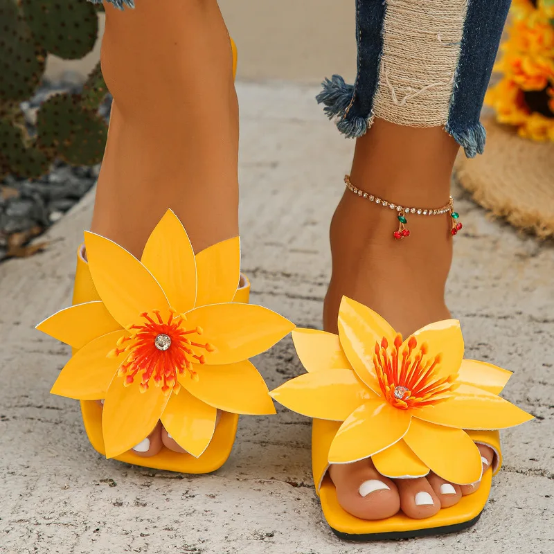 2024 Solid Leather Slippers for Women Shoes Flat Sandals Peep Toe Yellow Flower Ladies Slides Female Beach Slippers Flat Shoes