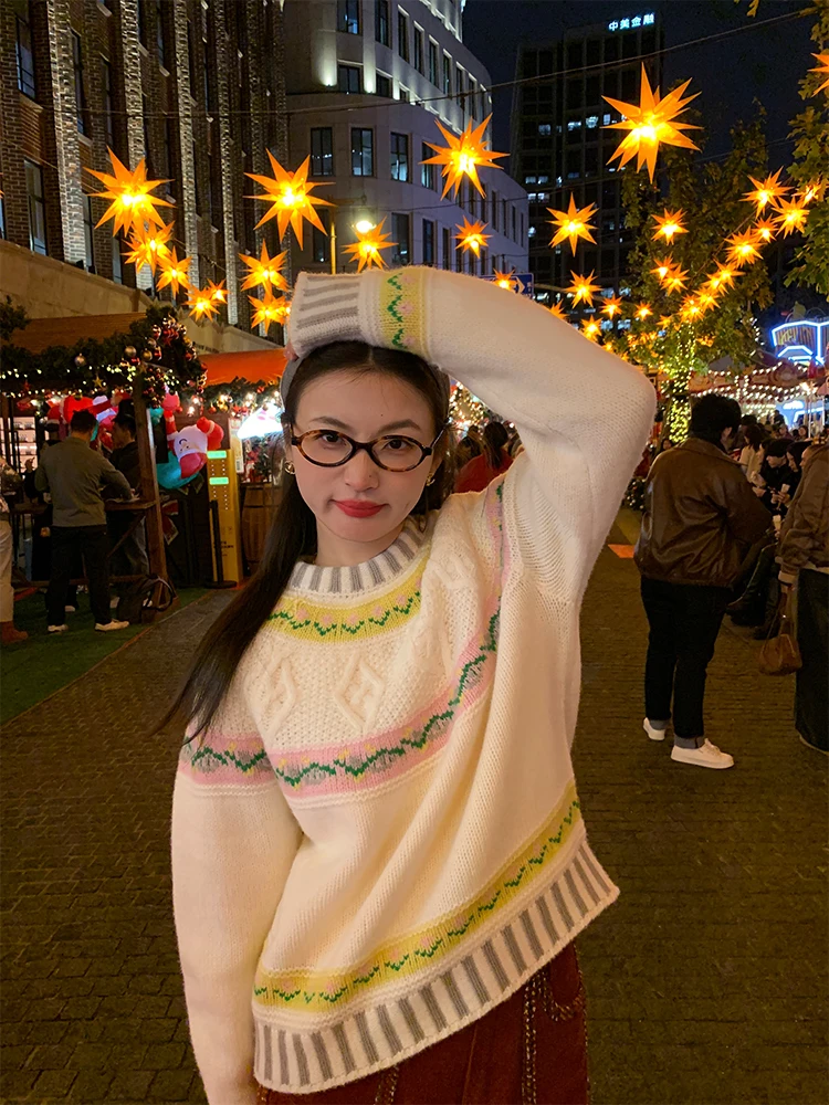 

Stylish White Striped Sweater Beautiful Knitted Woolen Winter Fashion Small Size Women's Loose Fit round Neck Long Sleeve