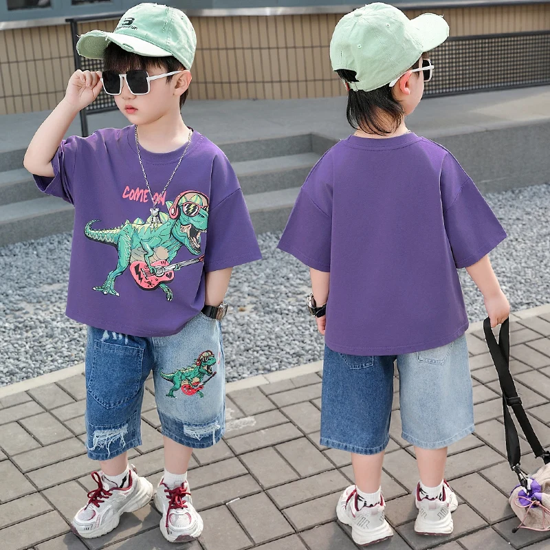 

Летний комплект для мальчиков: джинсовые бриджи и футболка с коротким рукавом, с мультяшным динозавром, модный повседневный спортивный костюм из двух предметов