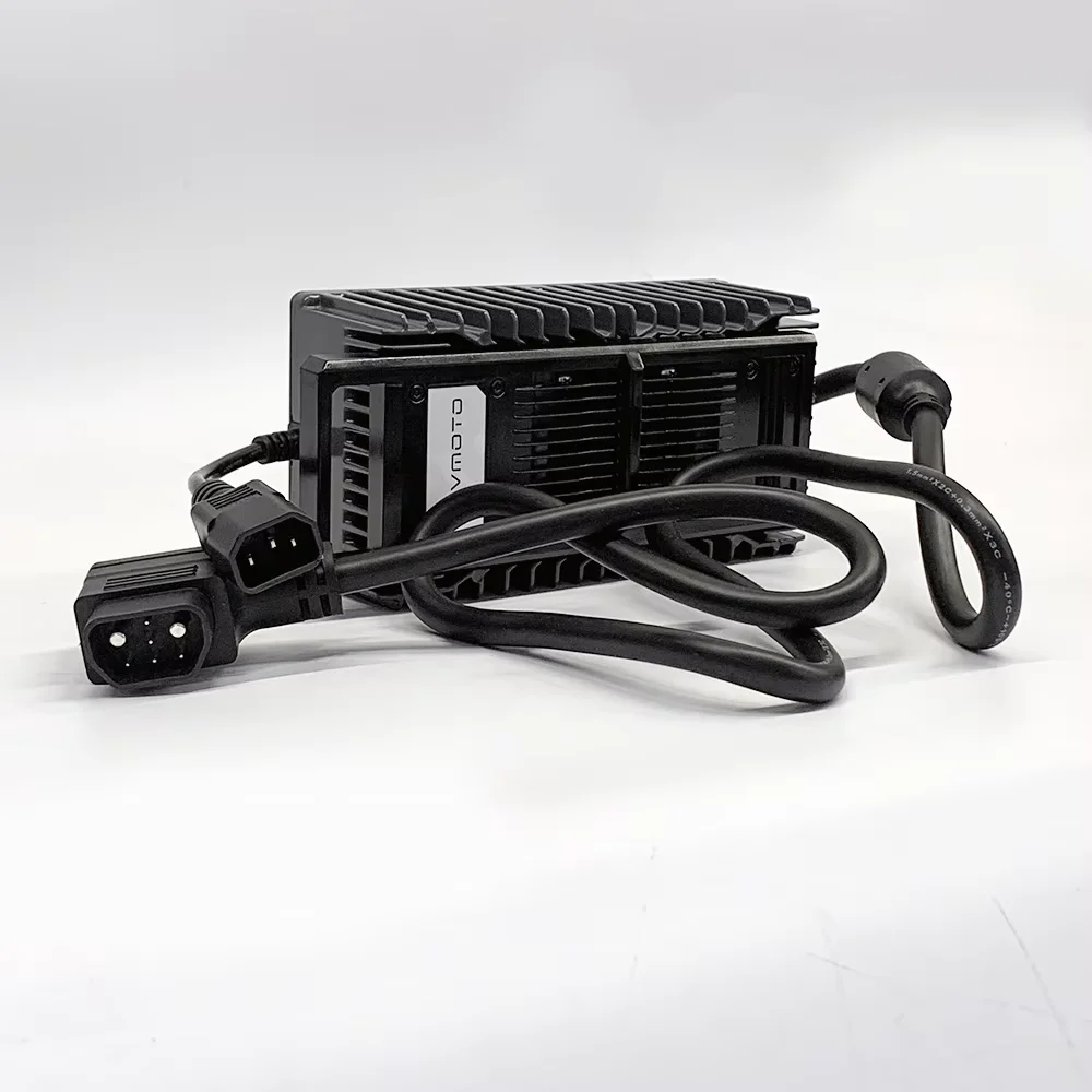 Original charger for SUPER SOCO CPX modified charger, dedicated charger for SUPER SOCO CPX, 70.5V 15A SUPER SOCO CPX.