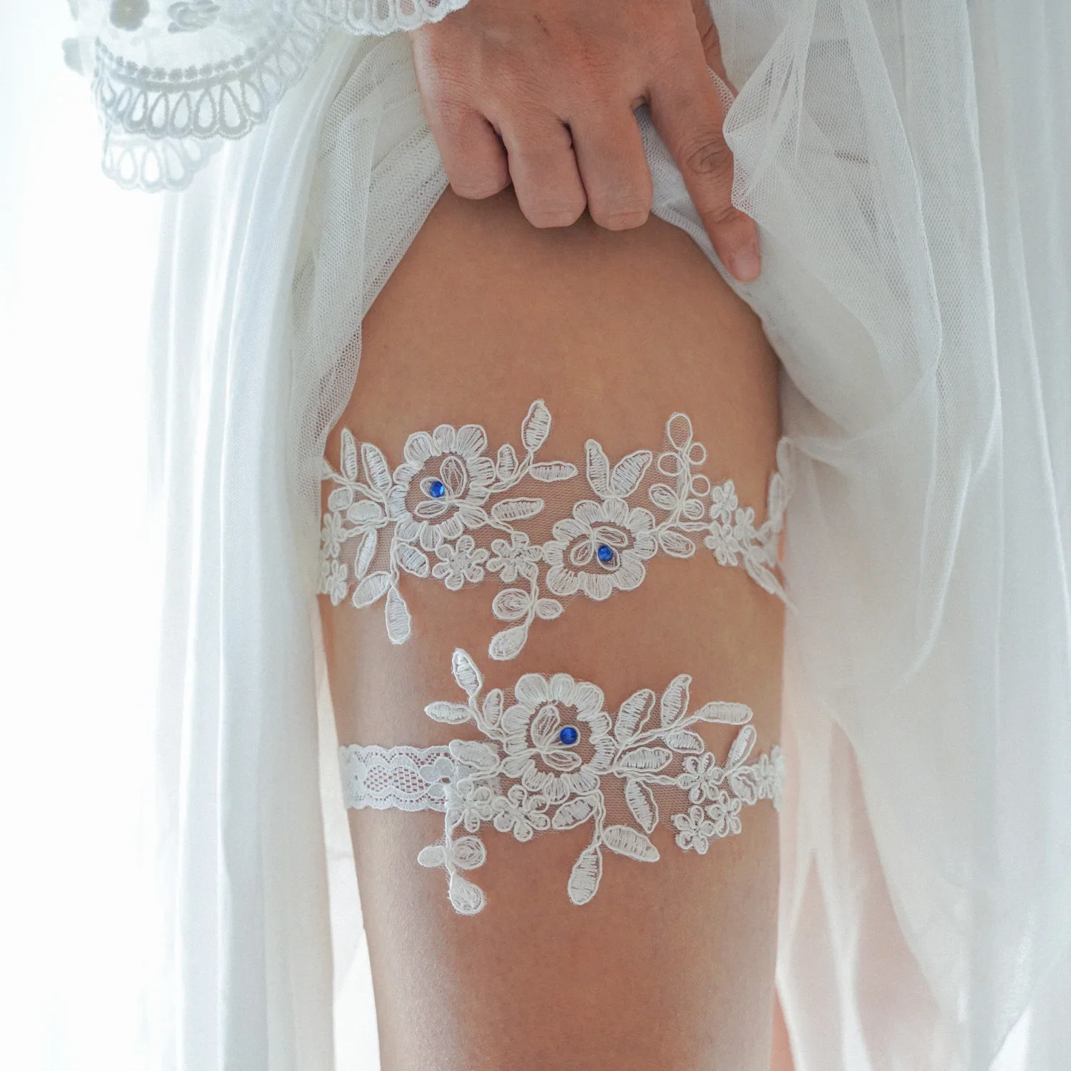 

2 Pieces Wedding Garters with Royal Blue Beads Lace Bridal Ring Leg Loop Garter for Bride 2023 Opetional Size