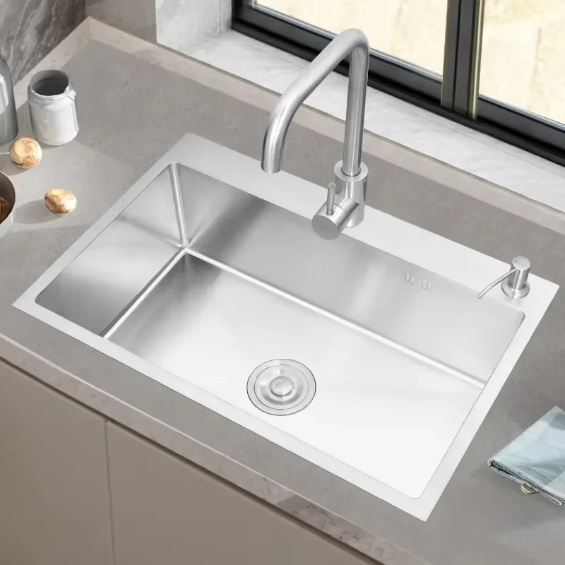 Single Hole Kitchen Faucet 304 Stainless Steel Silver Finish Pull Out Spray Head Mixer Tap for Kitchen Sink Bathroom Basin