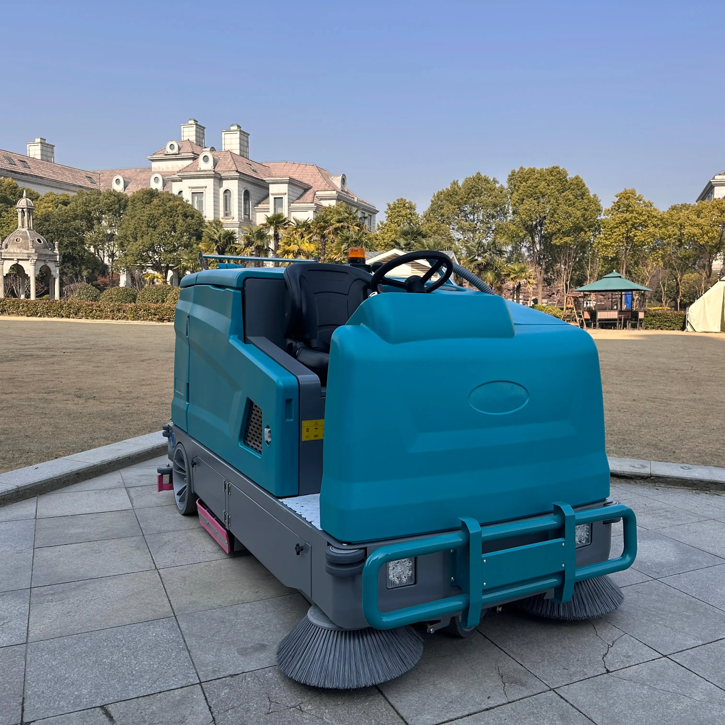 Custom Industrial Cleaning Machine Battery Operated Sweeping and Scrubber Dryer Combo Machine