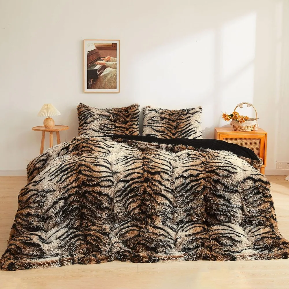 

Tiger Striped Plush Faux Fur Duvet Cover Set, 3 Piece Cozy Shaggy Bedding Ensemble (1 Faux Fur Animal Print Comforter)