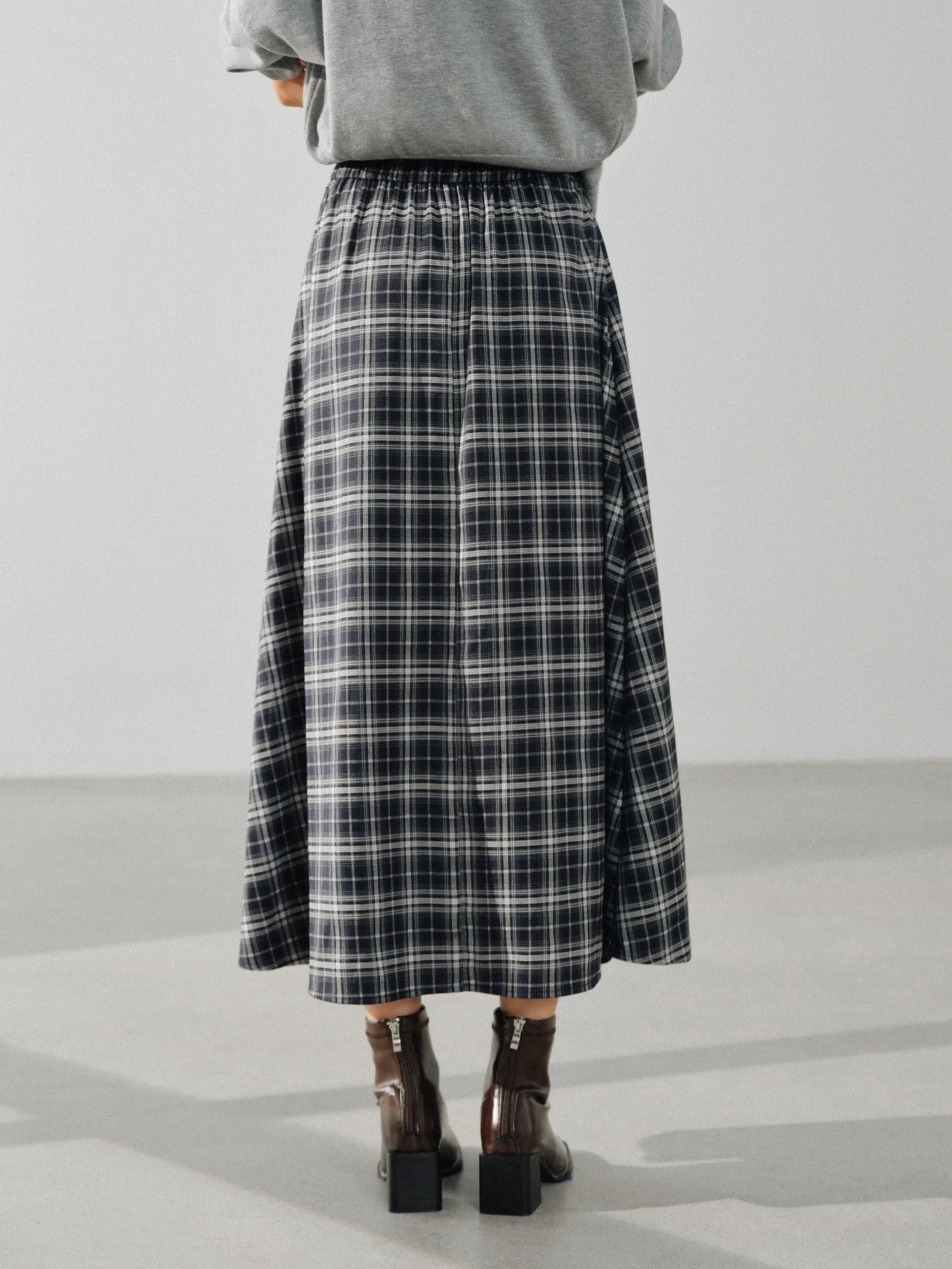 Preppy Plaid Skirt Women High Waist A-line Midi Skirt Elegant Asymmetric Flared Design Vintage Checkered Skirt for Autumn Casual