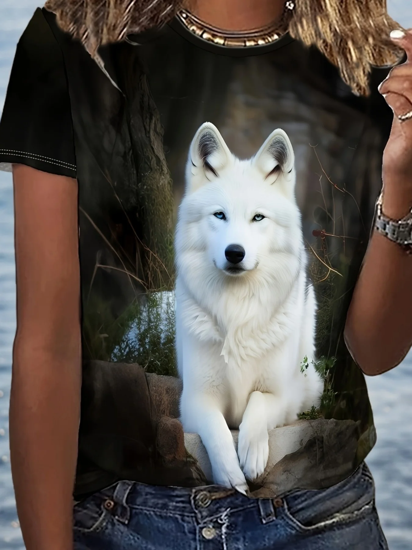 Women Crew Neck Short Sleeve T‑shirt Realistic White Wolf Wildlife Scenery Print Summer Casual Black Top