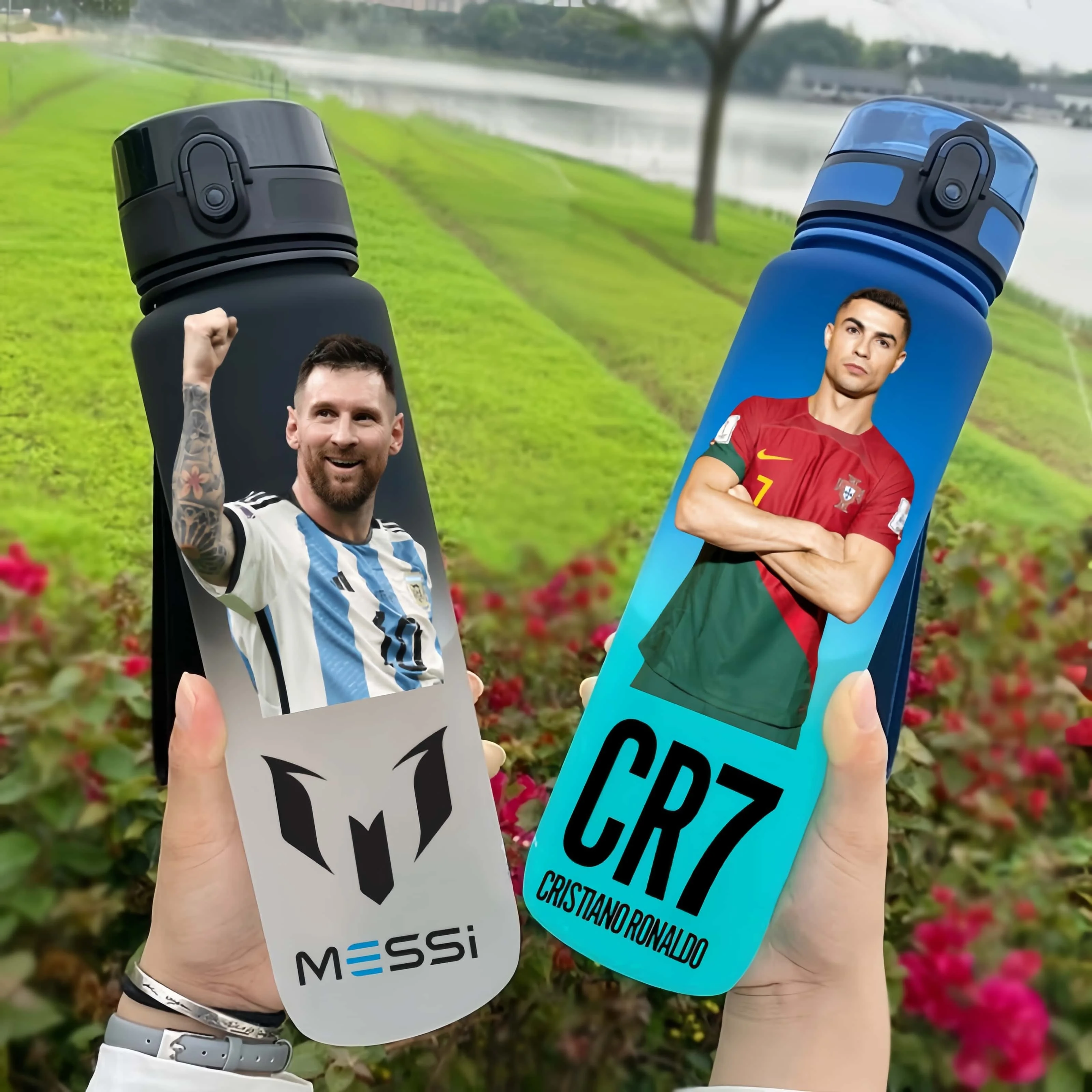 

650ml Ronaldo Messi Football Star Water Cup Portable Outdoor Large Capacity Sports Fitness Flip Cover Drinking Bottle Fans Gifts
