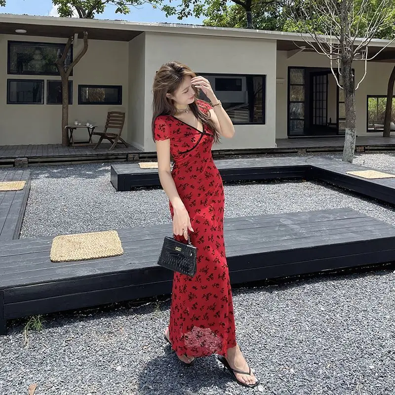 Franse retro jurk met V-hals en bloemenprint met korte mouwen en slanke taille Heupknuffelende jurken Pure Lust Lange jurken in vakantiestijl