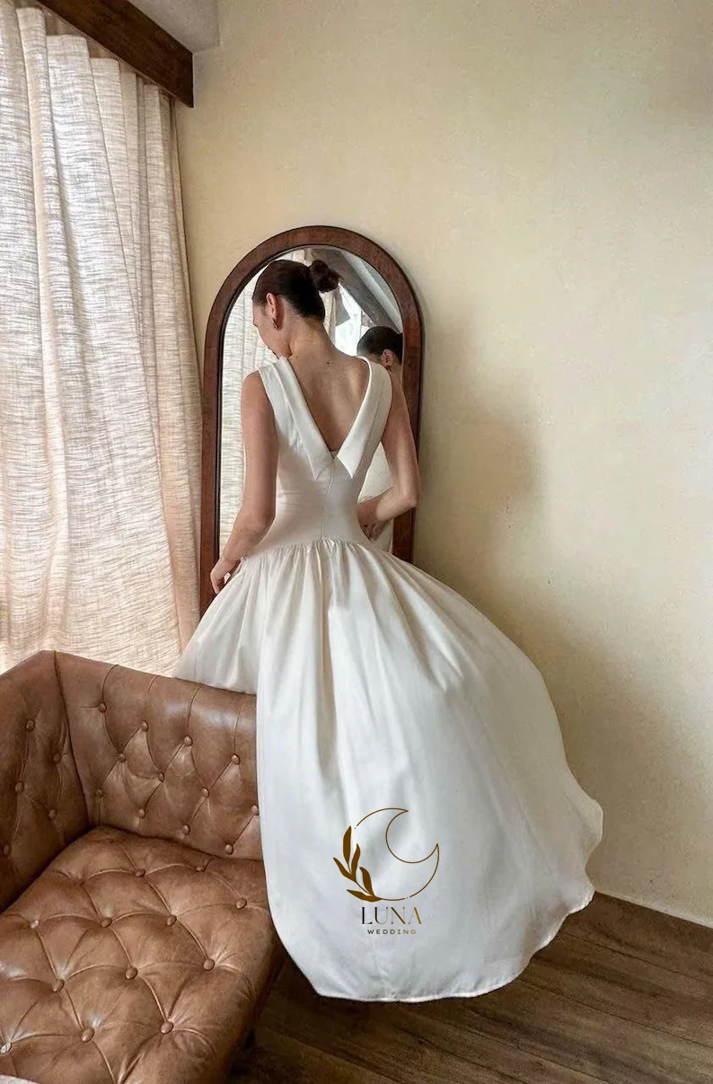 Luna Customized French Simple Wedding Dress A Line Sleeveless Satin Bridal Gown Floor-Length Backless Romantic Wedding Prom Gown