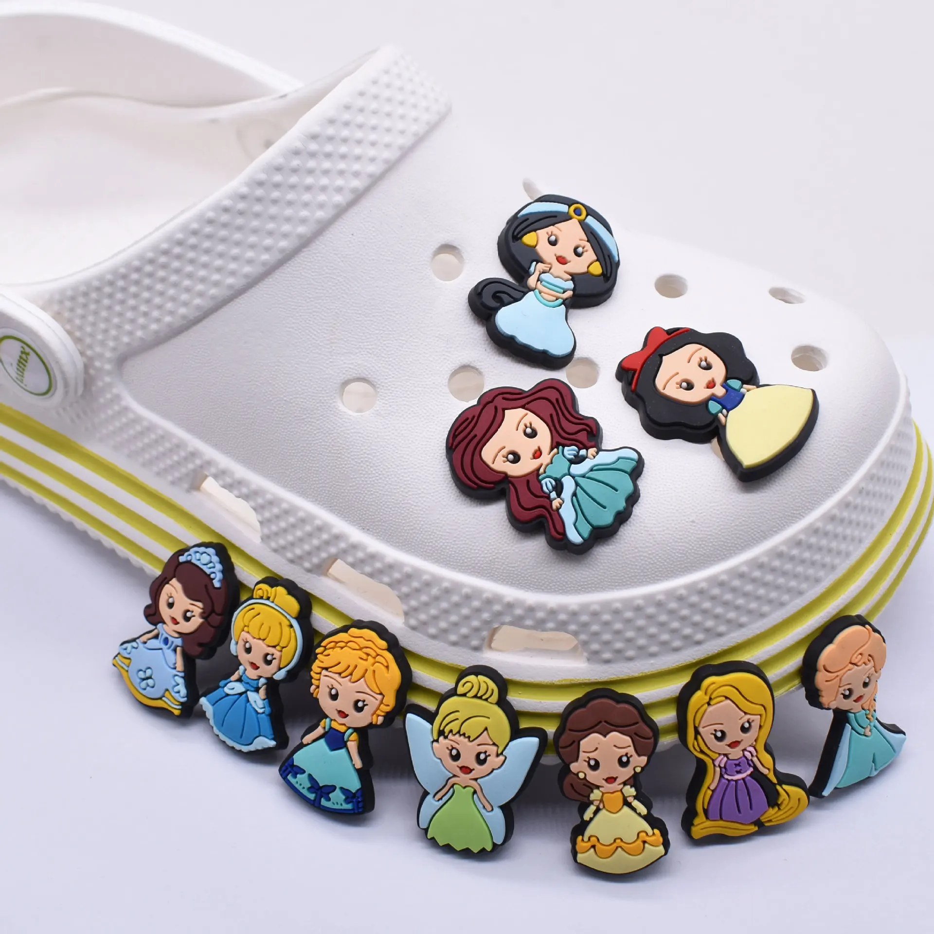 10-100 Stück Prinzessinnen-Serie Niedliche Schuh-Charms für Clogs Sandalen Dekoration Schuhzubehör Schnallen für Freundinnen Geschenk – Detail 9