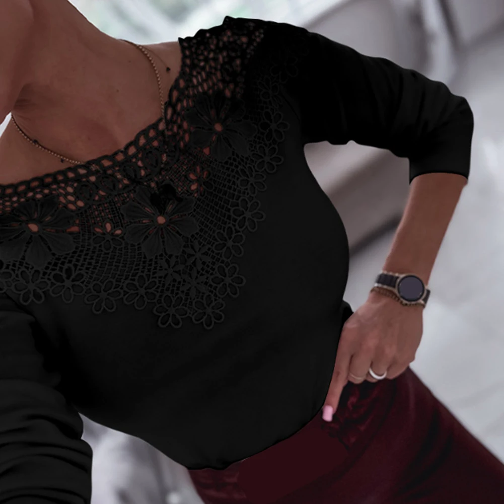 Round Neck Long Sleeve T-Shirt for Women with Delicate Lace Sections Patchwork Style Breathable Slim Fit Design