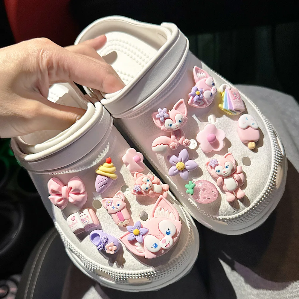 

MINISO Flower Pink Lingna Belle Charm Shoes Accessories Fashion Cute Girl Shoes Flower Detachable DIY Wooden Clogs Sandals Mouth