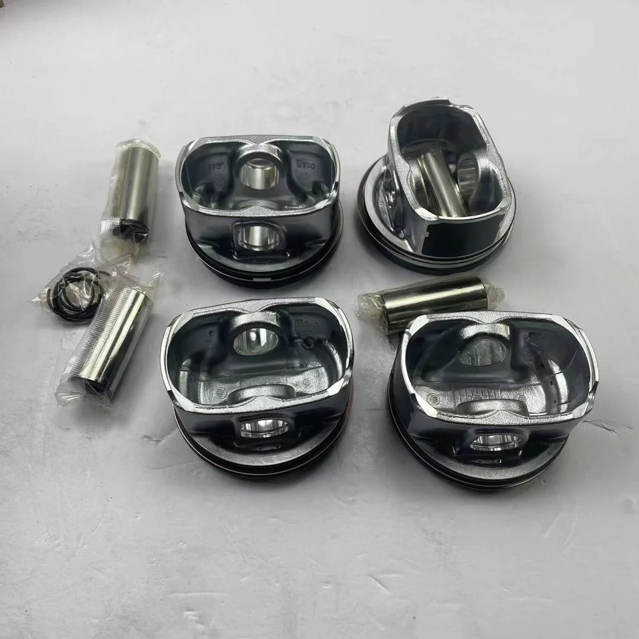 

Piston Set With Ring For Trumpchi GA8 320T 2.0T 2017 OEM 10040092040000-A