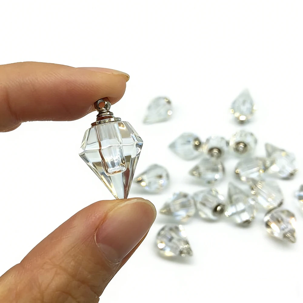 100pcs Lovely Gift White Diamond Heart Leaf Crystal Perfume Aroma Oil Vials Pendants Essential Oil Holder