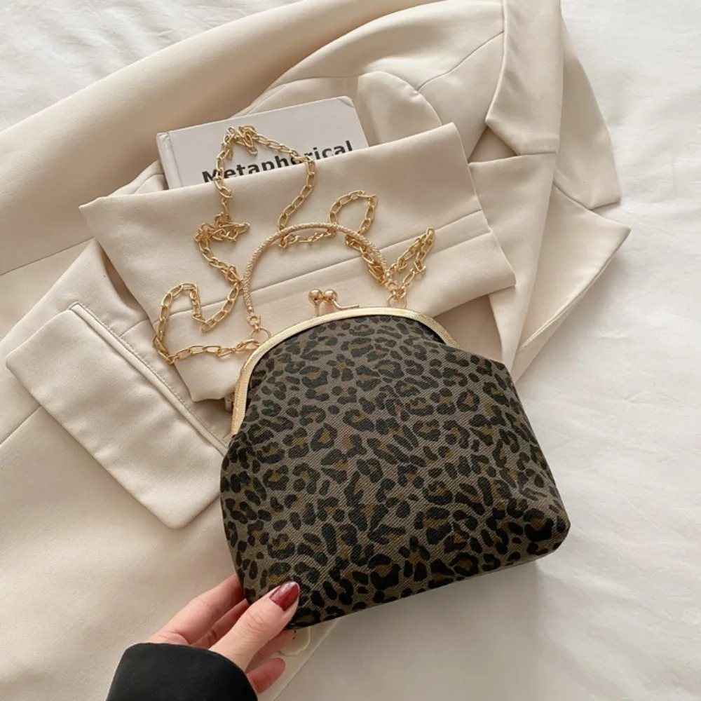

Casual Wrist Bag Leopard Print Shell Bag Large Capacity Shoulder Bag Box Handbag Metal Chain Square Ladies Clutch Bag Wedding