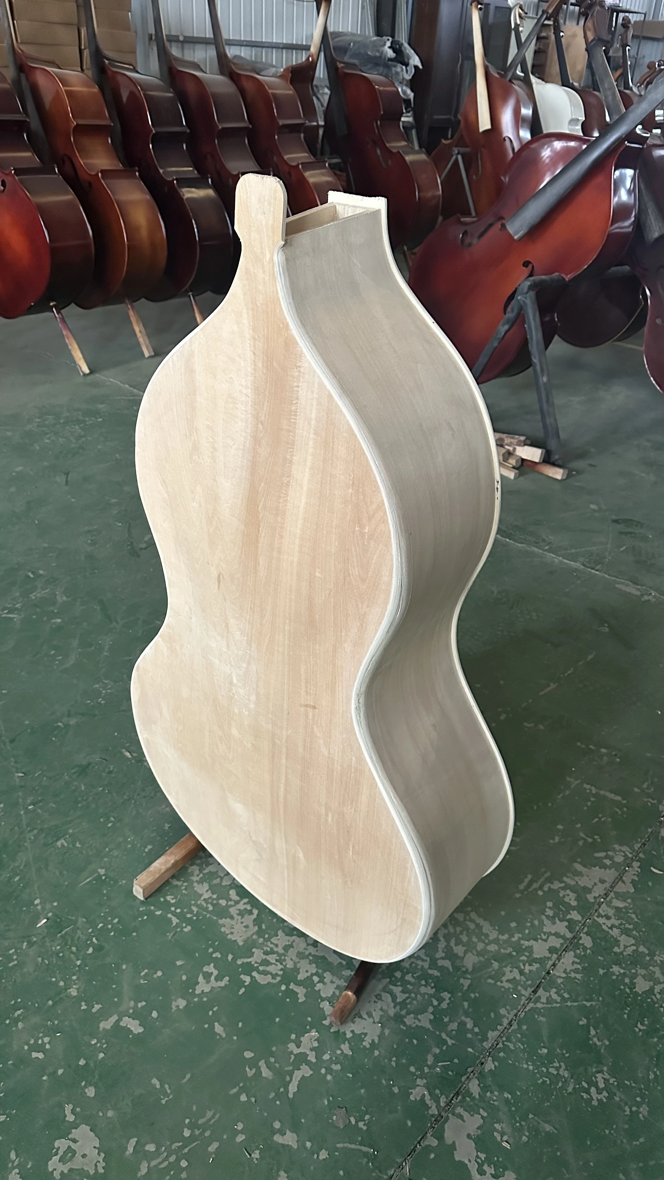 Shaped gourd white stubble 4/3 bass box, plywood, bass top, spruce top, maple glue on the back